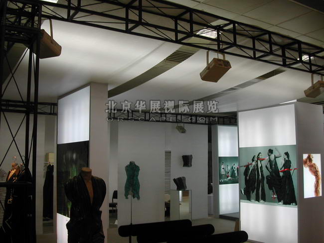 北京桁架搭建展臺_服裝展-4